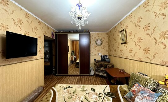 Продажа 2-комн квартиры на вторичном рынке ул Пражская,  д. 15