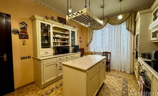 Продажа 5-комн квартиры на вторичном рынке Одинцово, ул Новоспортивная,  д. 4,  к. 2