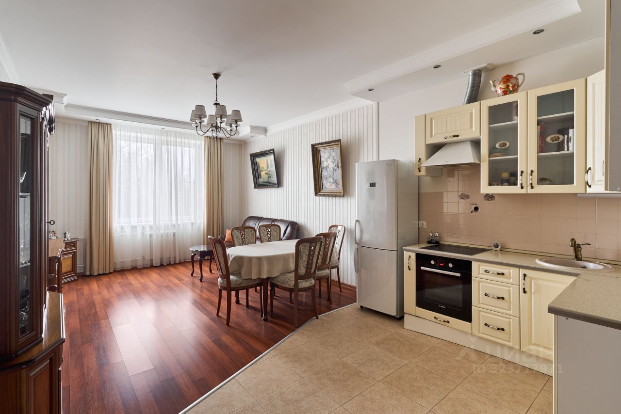 Продажа 2-комн квартиры на вторичном рынке улица Гарибальди, 6К1