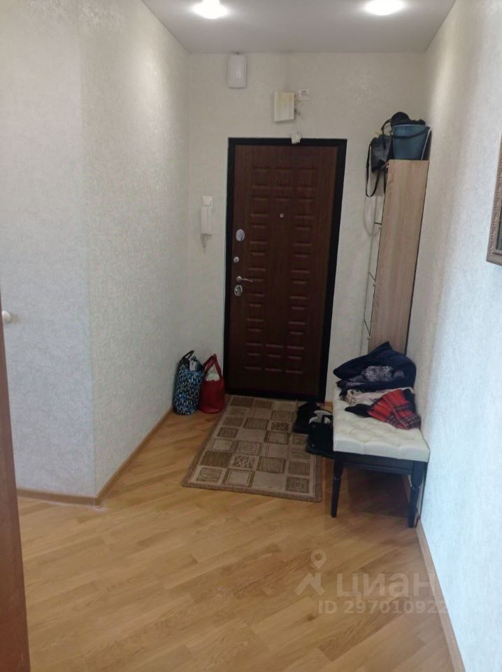 Продажа 2-комн квартиры на вторичном рынке улица Верхние Поля, 35К3