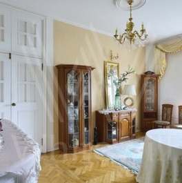 Продажа 3-комн квартиры на вторичном рынке Вишняковский пер,  д. 23