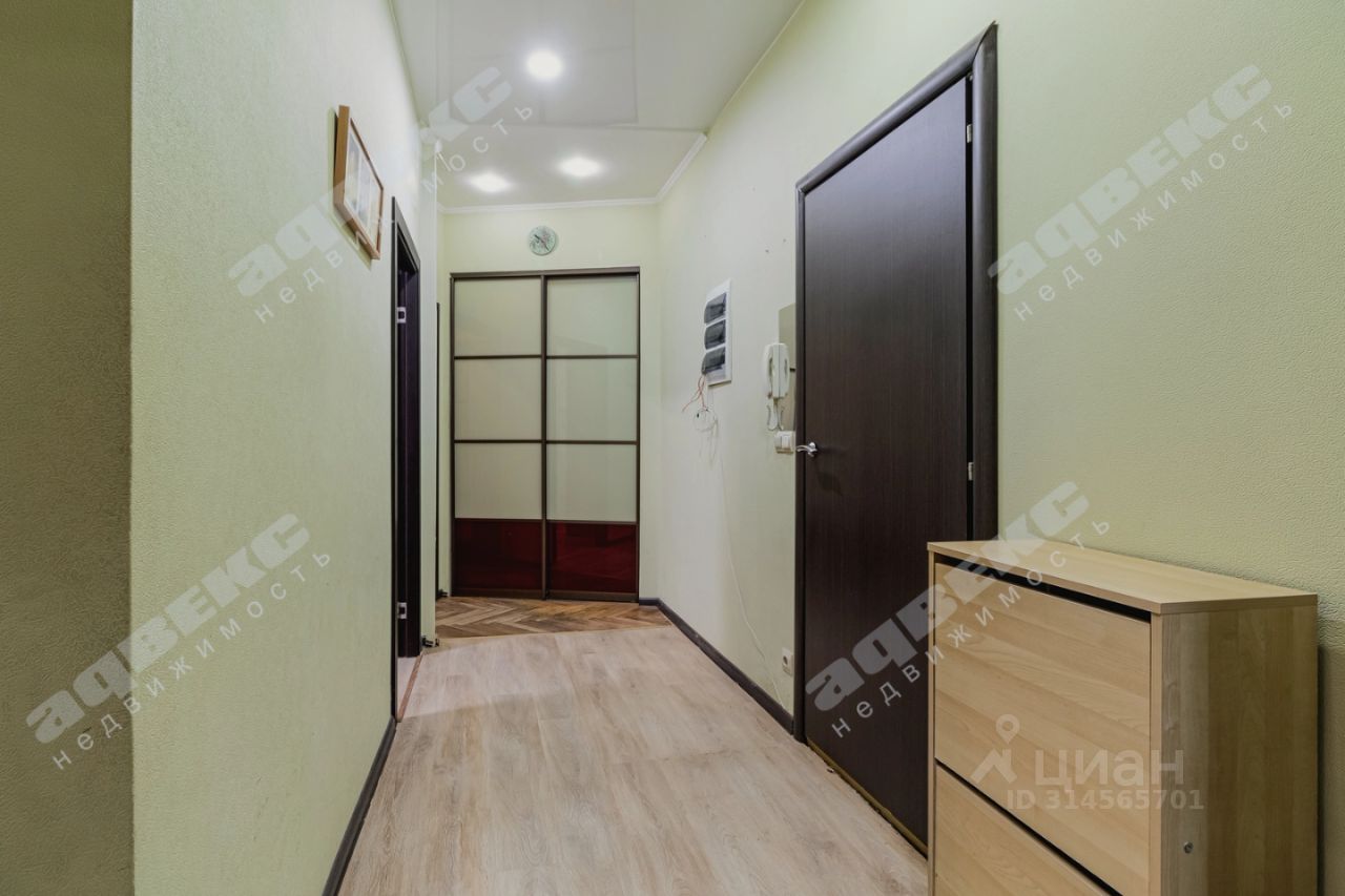 Продажа 2-комн квартиры на вторичном рынке улица Савушкина, 15