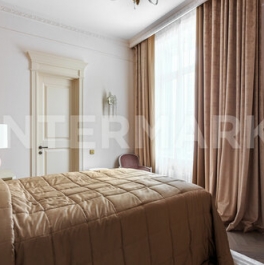 Продажа 7-комн квартиры на вторичном рынке Викторенко ул