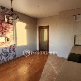 Продажа 3-комн квартиры на вторичном рынке Искровский пр-кт,  д. 22