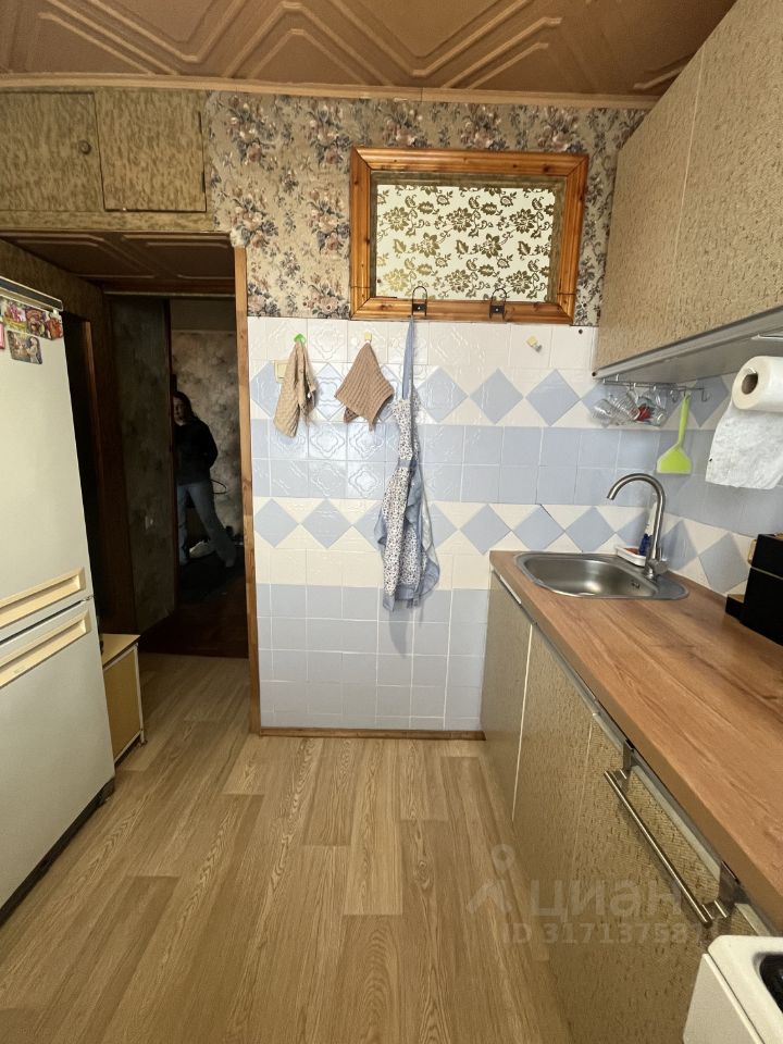 Продажа 4-комн квартиры на вторичном рынке 1-й кв-л, 5-й мкр,  д. 4