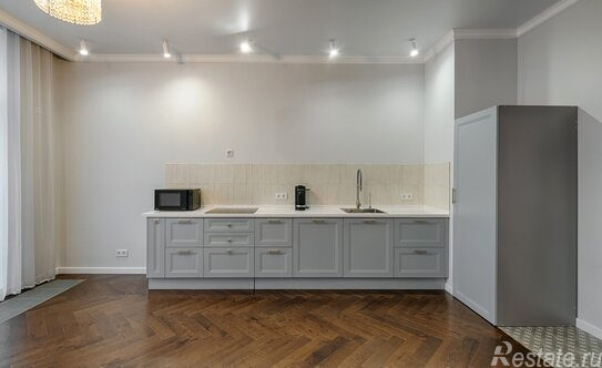 Продажа 2-комн квартиры на вторичном рынке Кандинского ул