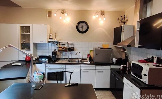 Продажа 3-комн квартиры на вторичном рынке Репищева улица,  д. 7