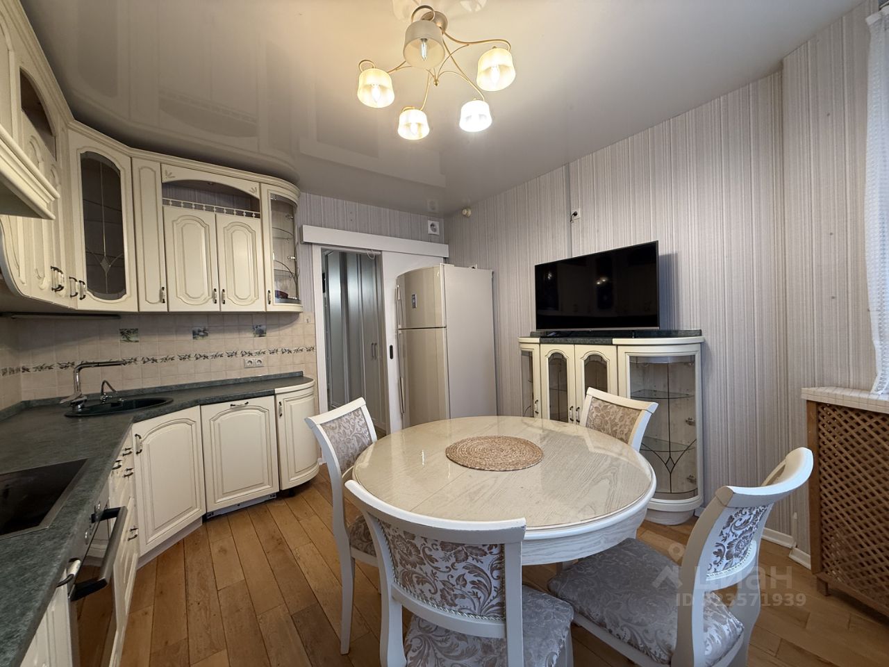 Аренда 2-комн квартиры на вторичном рынке улица Обручева, 28К1