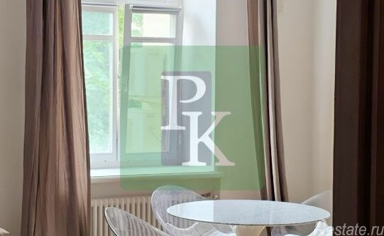 Продажа 4-комн квартиры на вторичном рынке ул Остоженка,  д. 7