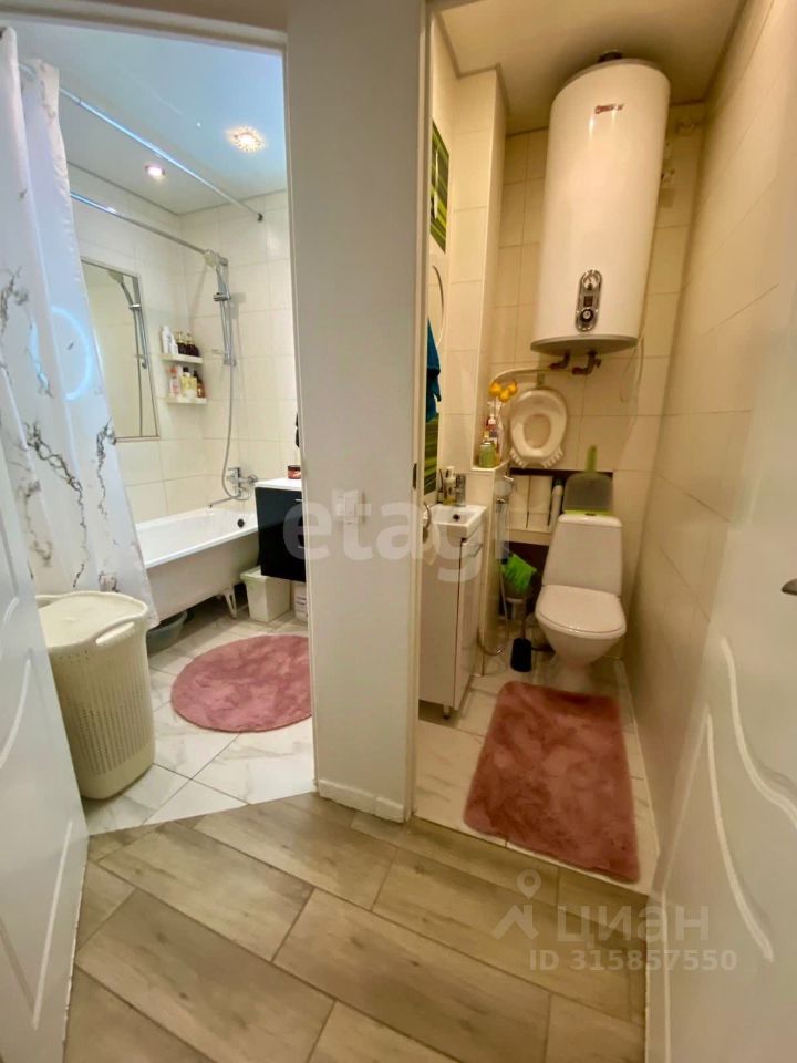 Продажа 3-комн квартиры на вторичном рынке улица Танкиста Хрустицкого, 108