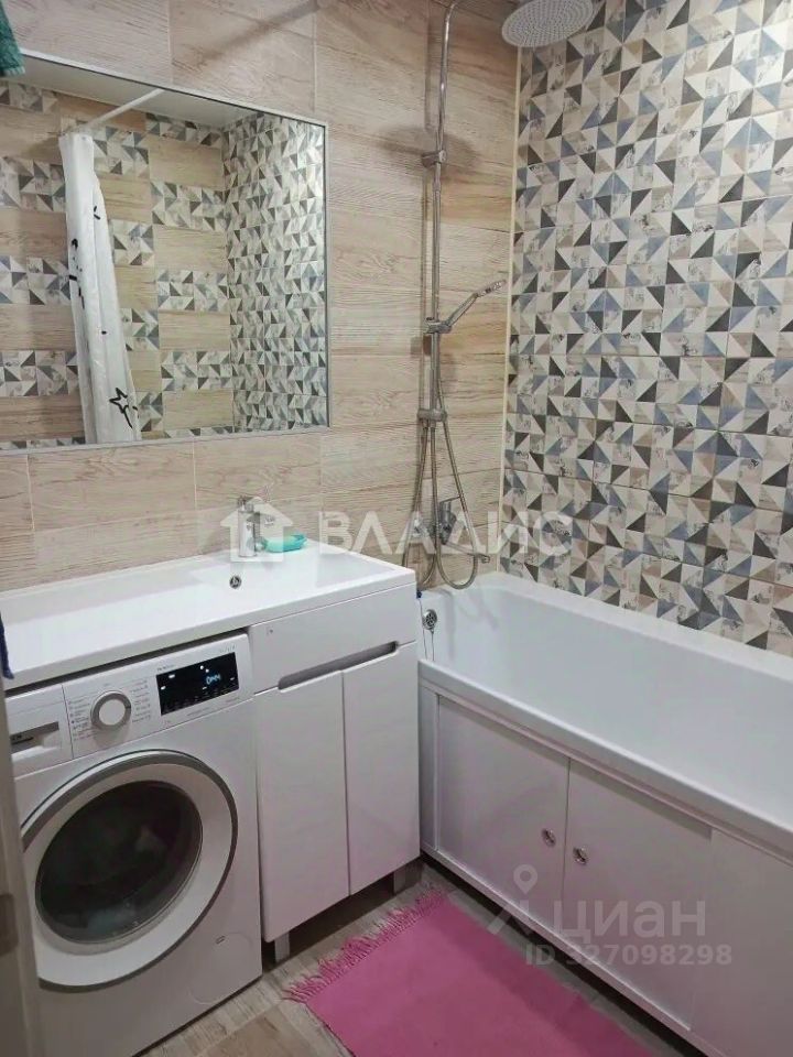 Продажа 3-комн квартиры на вторичном рынке Мурино, улица Шувалова, 44