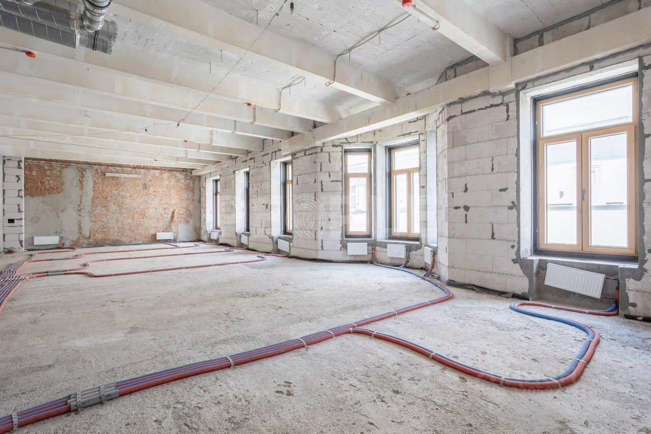 Продажа 4-комн квартиры на вторичном рынке улица Большая Полянка, 44