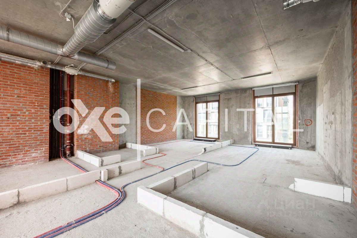 Продажа 4-комн квартиры на вторичном рынке Тессинский переулок, 1