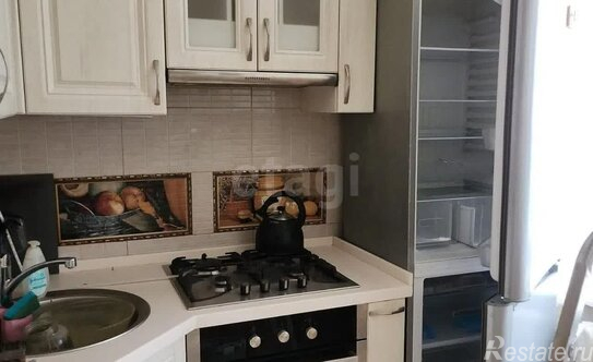 Продажа 3-комн квартиры на вторичном рынке Комсомольский проспект,  д. 19