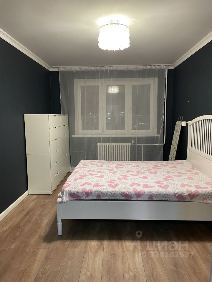 Аренда 2-комн квартиры на вторичном рынке с. Домодедово, улица Творчества,  д. 5к2