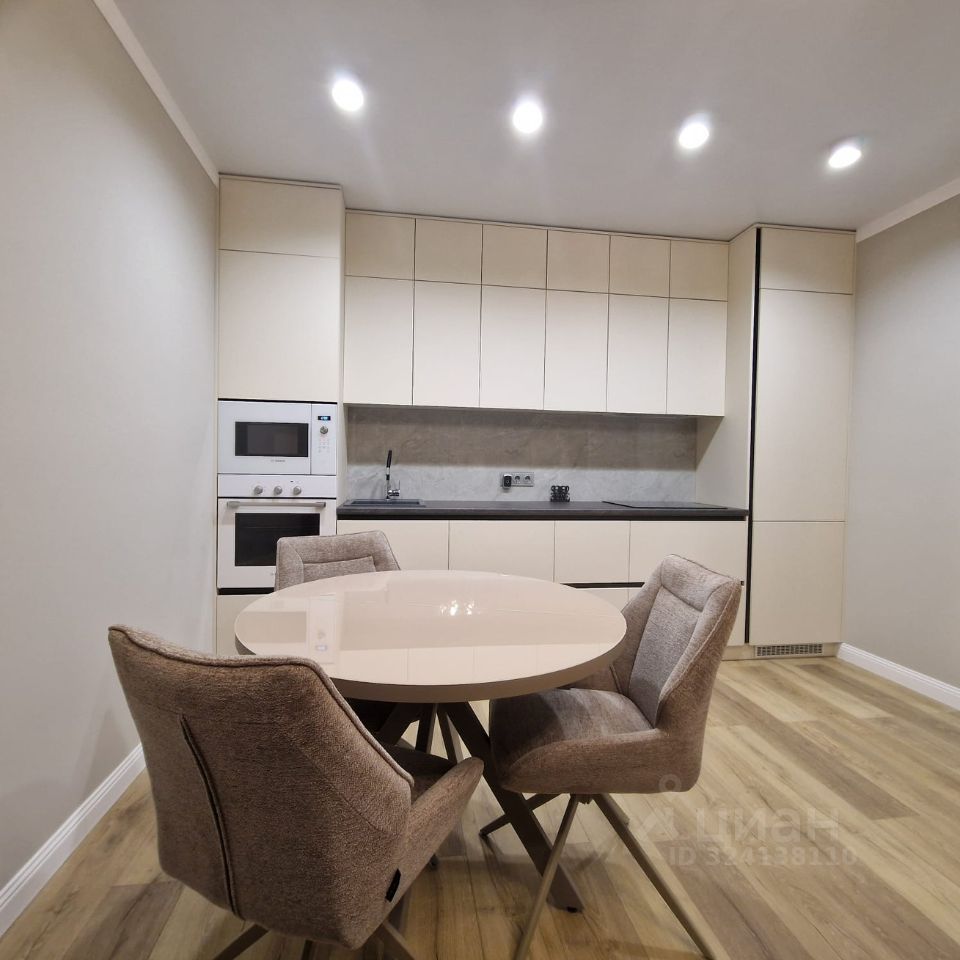 Аренда 3-комн квартиры на вторичном рынке Клинская улица, 2Ак7