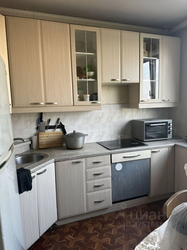 Продажа 3-комн квартиры на вторичном рынке Ключевая улица, 24К1