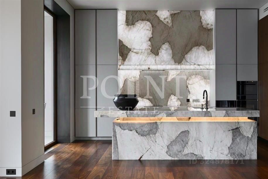 Продажа 6-комн квартиры на вторичном рынке улица Усачева, 11