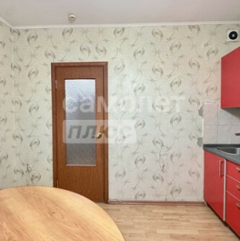 Продажа 1-комн квартиры на вторичном рынке Чароитовая ул