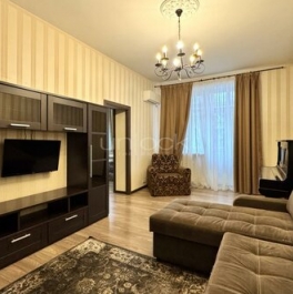 Продажа 2-комн квартиры на вторичном рынке Свердловский рп, Строителей ул,  д. 3