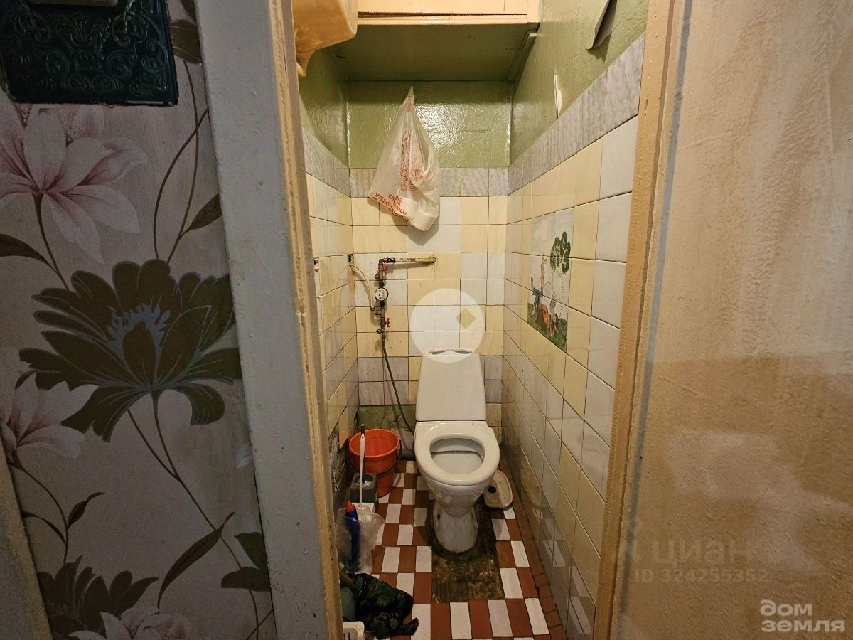 Продажа 2-комн квартиры на вторичном рынке Отрадное, Вокзальная улица, 1