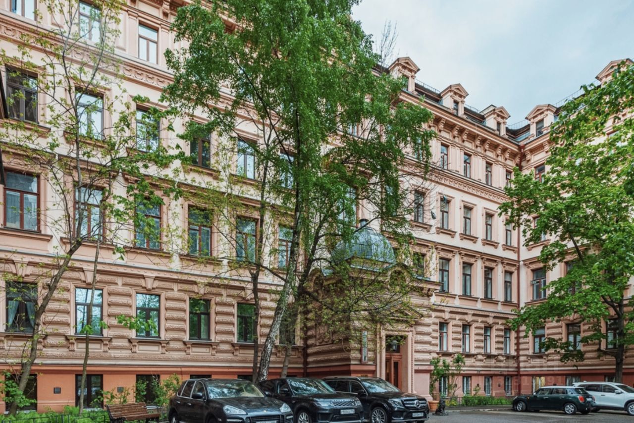 Продажа 5-комн квартиры на вторичном рынке переулок Романов, 3С6