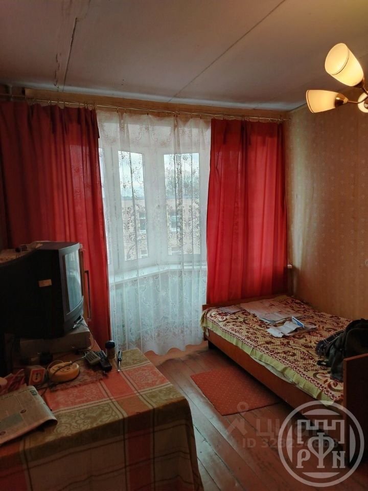 Продажа 2-комн квартиры на вторичном рынке Кронштадт, улица Мануильского, 41