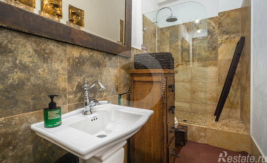 Продажа 4-комн квартиры на вторичном рынке Романов переулок,  д. 3 с6