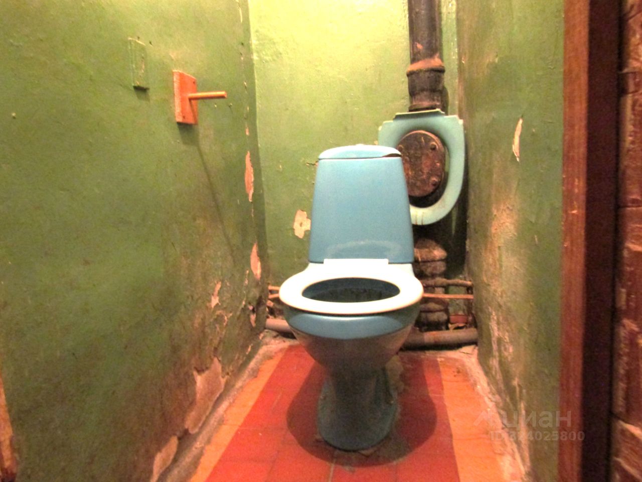 Продажа 2-комн квартиры на вторичном рынке улица Коммуны, 54к2