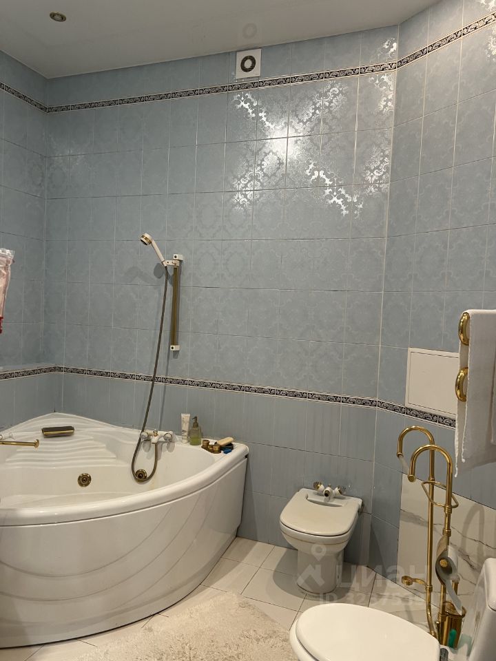 Продажа 4-комн квартиры на вторичном рынке Покровский бульвар, 14/5