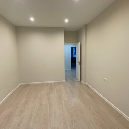 2-комн квартира улица Адмирала Трибуца,  д. 8