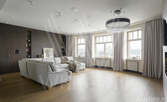 Продажа 4-комн квартиры на вторичном рынке Хилков пер,  д. 1