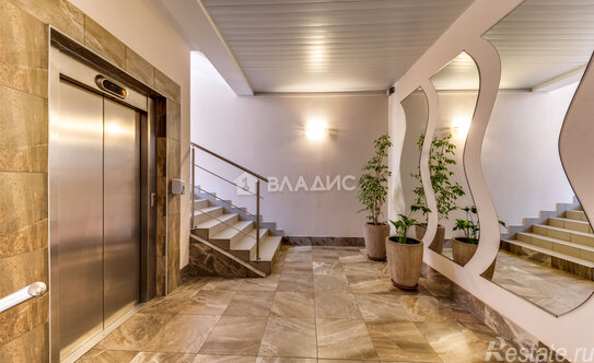 Продажа 4-комн квартиры на вторичном рынке улица Блохина,  д. 13