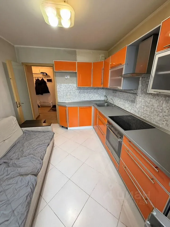 Продажа 2-комн квартиры на вторичном рынке Лобня, Спортивная улица,  д. 7к3