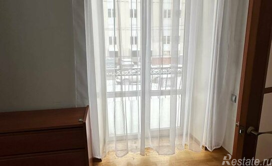Продажа 4-комн квартиры на вторичном рынке Петергоф г, Эрлеровский б-р,  д. 10