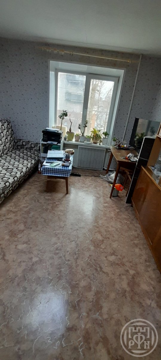 Продажа 1-комн квартиры на вторичном рынке Ломоносов г., Александровская ул. ,  д. 28