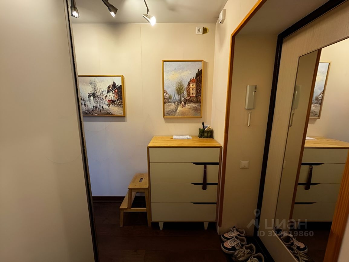 Продажа 1-комн квартиры на вторичном рынке Павловск, Слуцкая улица, 11к2