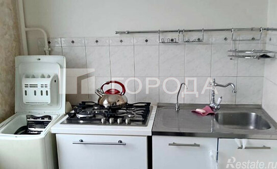 Продажа 2-комн квартиры на вторичном рынке Домостроительная улица,  д. 3