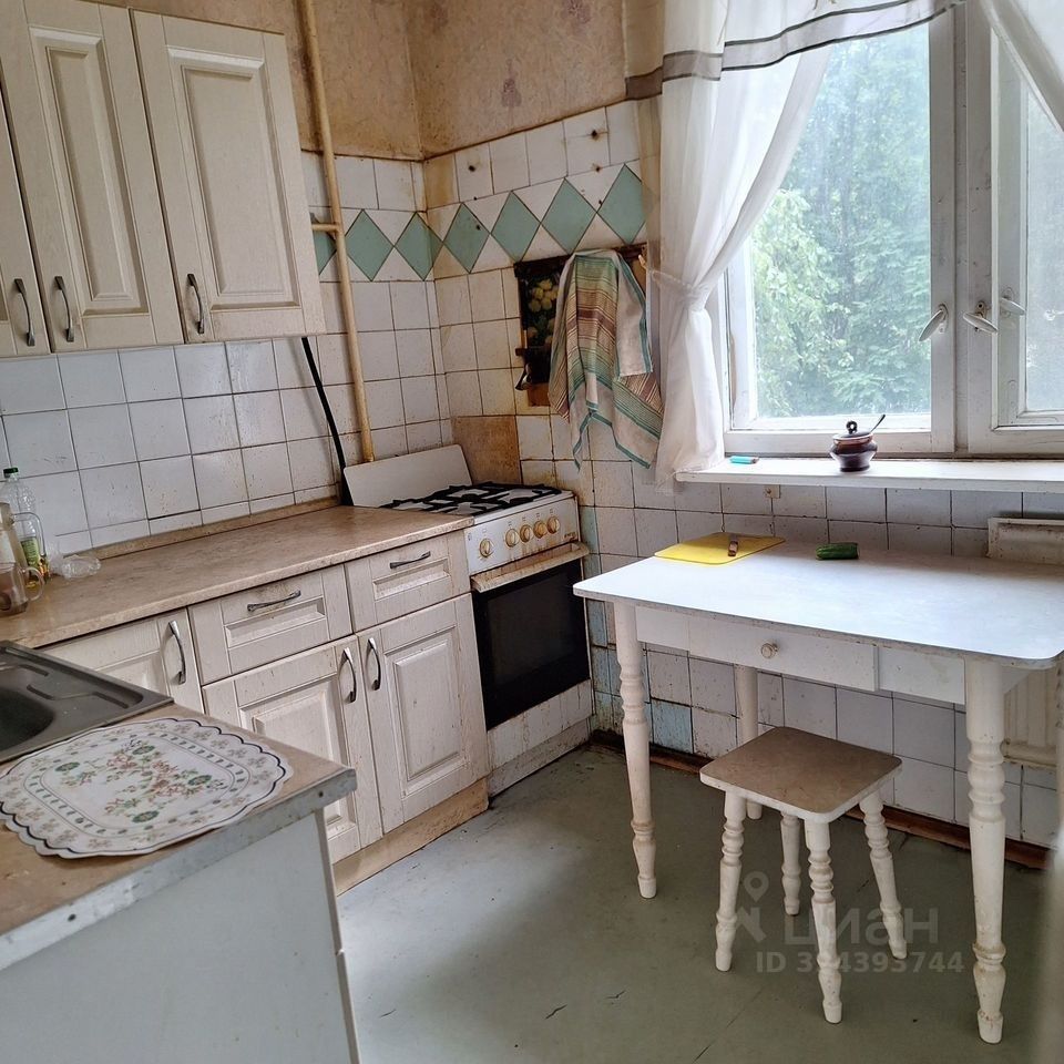 Продажа 2-комн квартиры на вторичном рынке улица Антонова-Овсеенко, 5К2