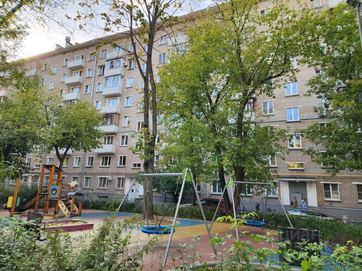 Продажа 2-комн квартиры на вторичном рынке улица Бориса Галушкина, 21