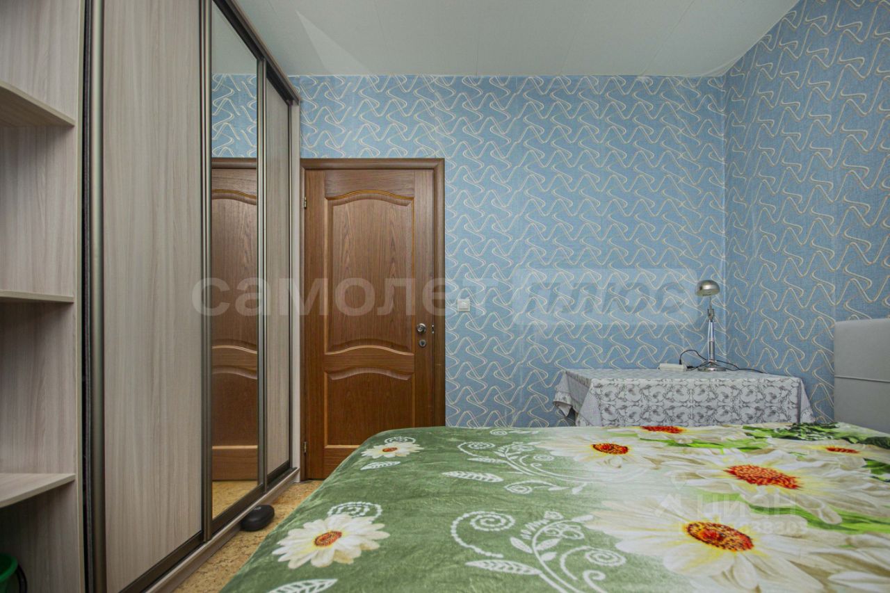 Продажа 3-комн квартиры на вторичном рынке Осенний бульвар, 15