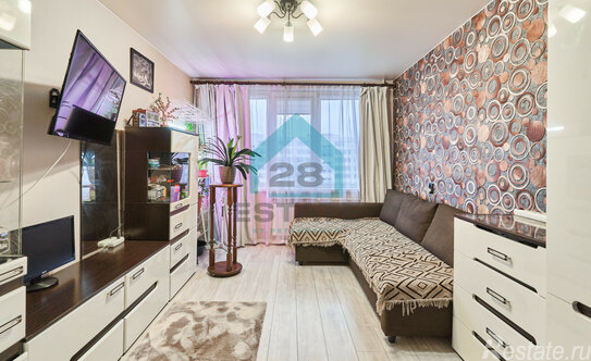 Продажа 4-комн квартиры на вторичном рынке улица Белы Куна,  д. 26 к1