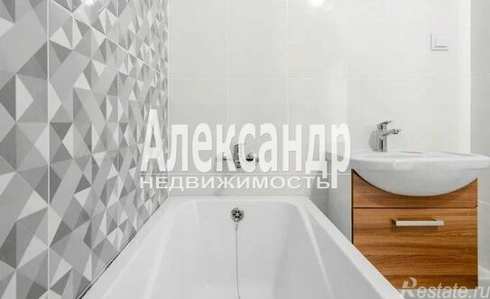 Продажа 1-комн квартиры на вторичном рынке ул Нины Петровой,  д. 6,  к. 1 стр 1