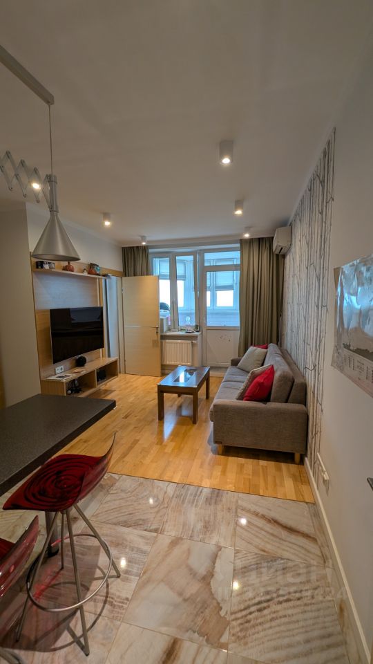 Продажа 2-комн квартиры на вторичном рынке улица Твардовского, 12к2