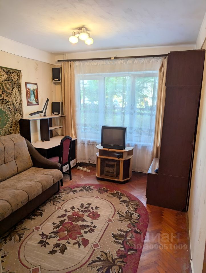 Продажа 2-комн квартиры на вторичном рынке Сиверский городской поселок, улица Военный Городок, 37