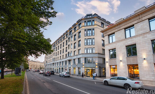 Продажа 2-комн квартиры на вторичном рынке наб Реки Карповки,  д. 39,  к. 2