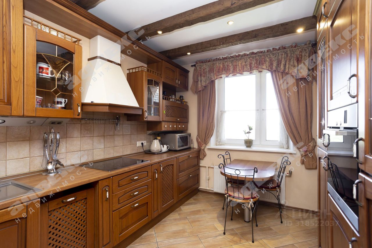 Продажа 6-комн квартиры на вторичном рынке Тихорецкий проспект, 26