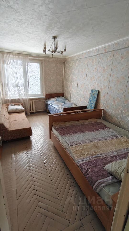 Аренда 3-комн квартиры на вторичном рынке Кингисепп, Октябрьская улица, 8