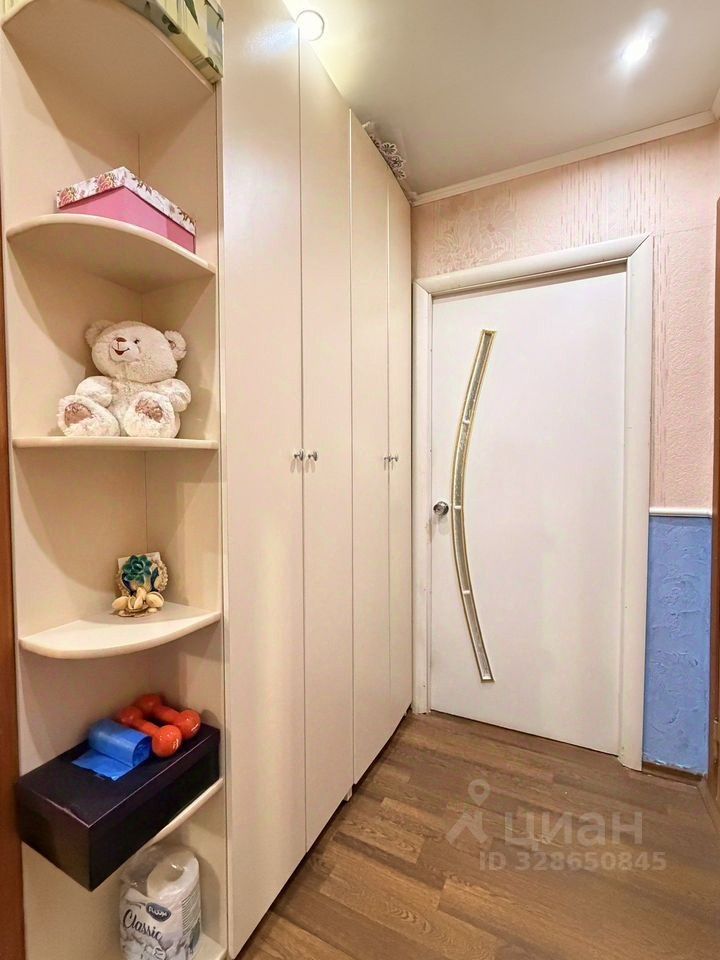 Продажа 2-комн квартиры на вторичном рынке Волхов, Авиационная улица, 32