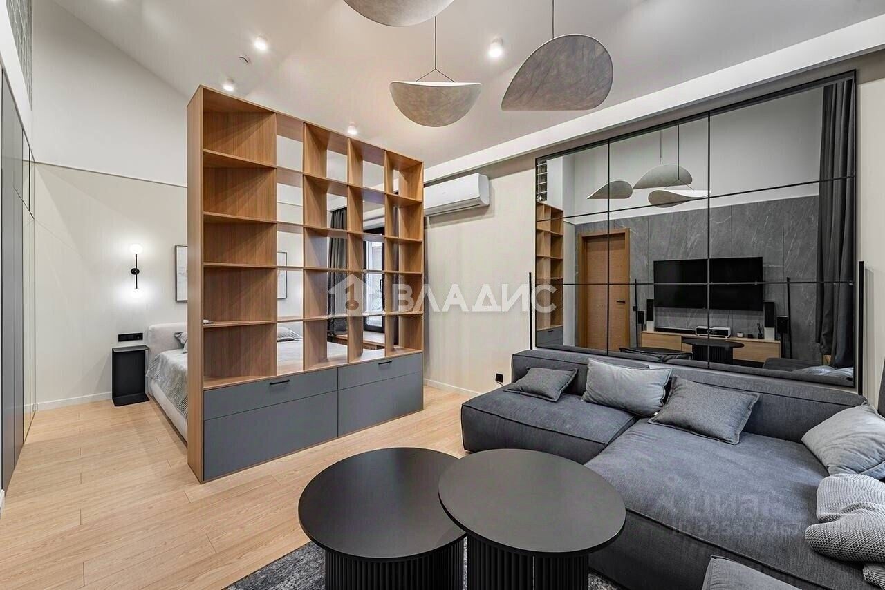 Продажа 2-комн квартиры на вторичном рынке улица Усачева, 62